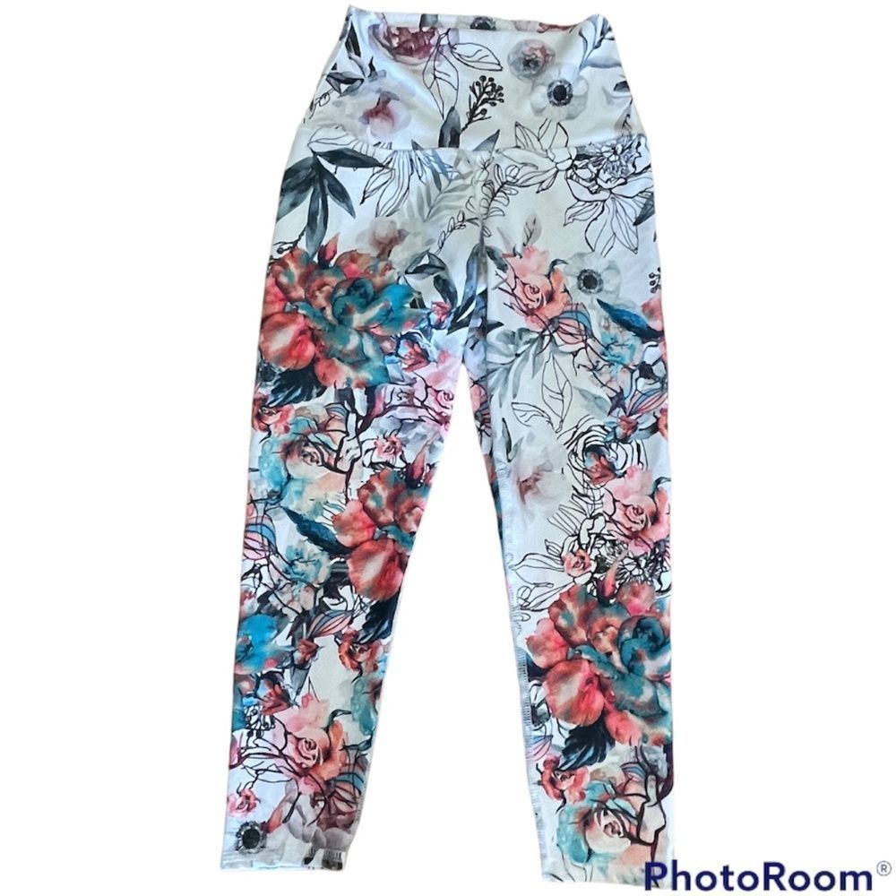 Yoga Pants Like new. Evolution and Creation Yoga Pants - Floral Print - S